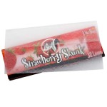 Foite aromate pentru rulat tutun marca Skunk Strawberry 1 1/4